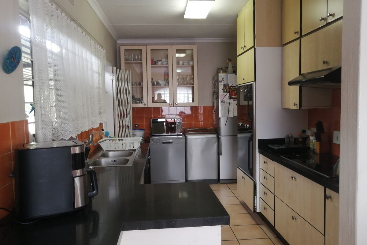 House For Sale In Johannesburg - Photo 3