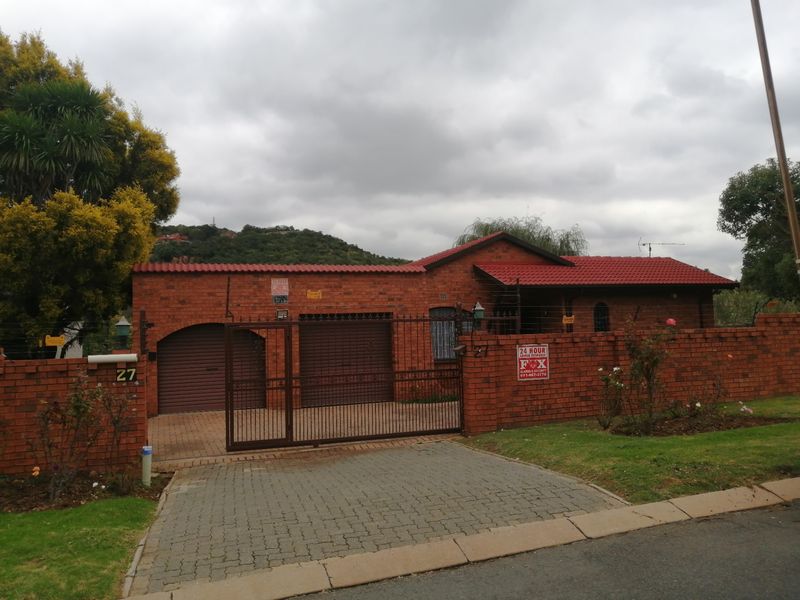 House For Sale In Johannesburg - Photo 1