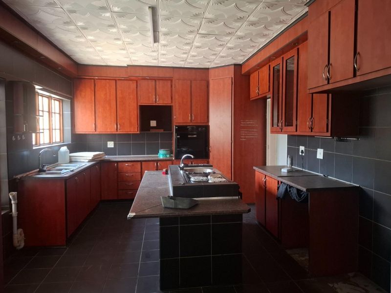 House For Sale In Springs - Photo 3