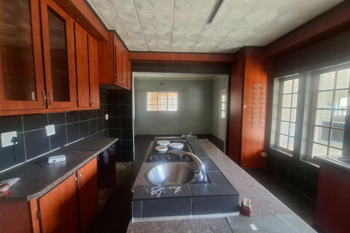 House For Sale In Springs - Photo 4