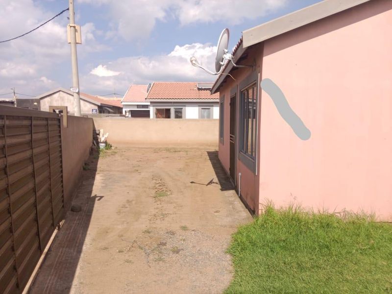 House For Sale In Alberton - Photo 2