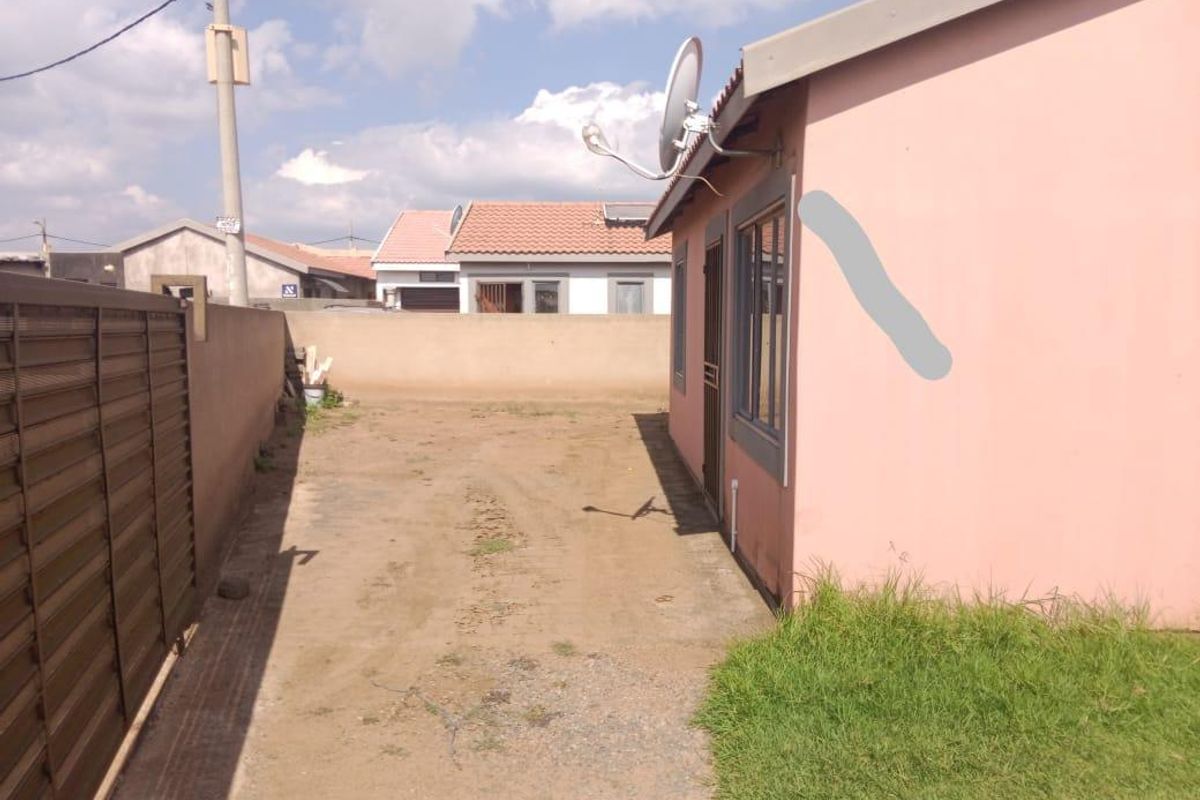 House For Sale In Alberton - Photo 2