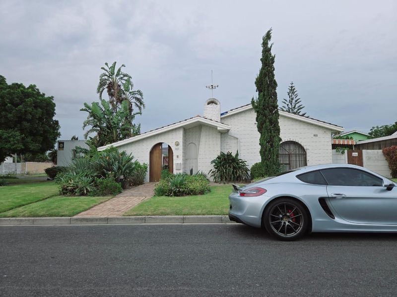 House For Sale In Cape Town - Photo 3