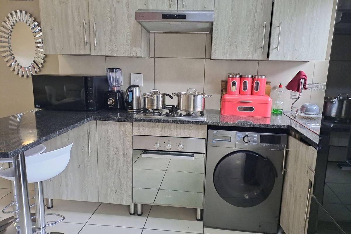 Apartment Rental Monthly In Midrand - Photo 4