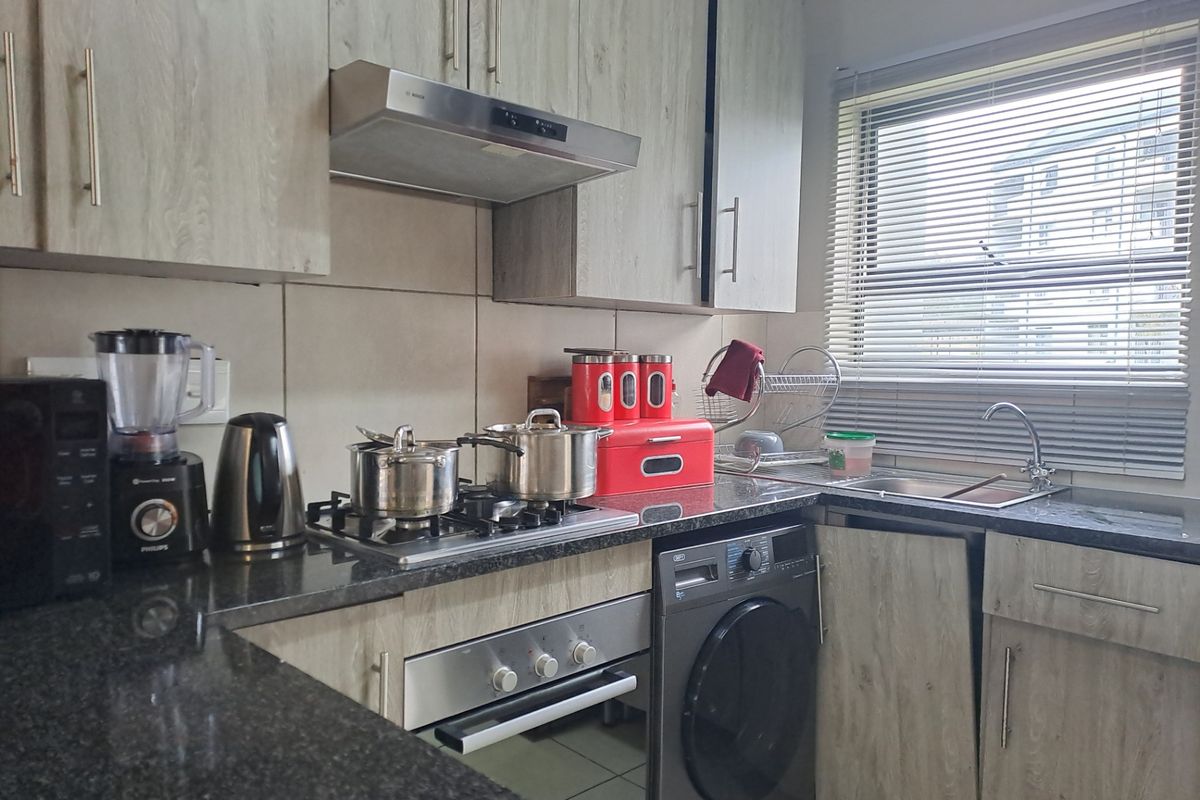 Apartment Rental Monthly In Midrand - Photo 2