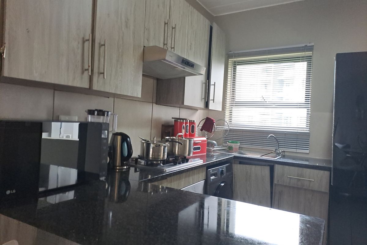 Apartment Rental Monthly In Midrand - Photo 5