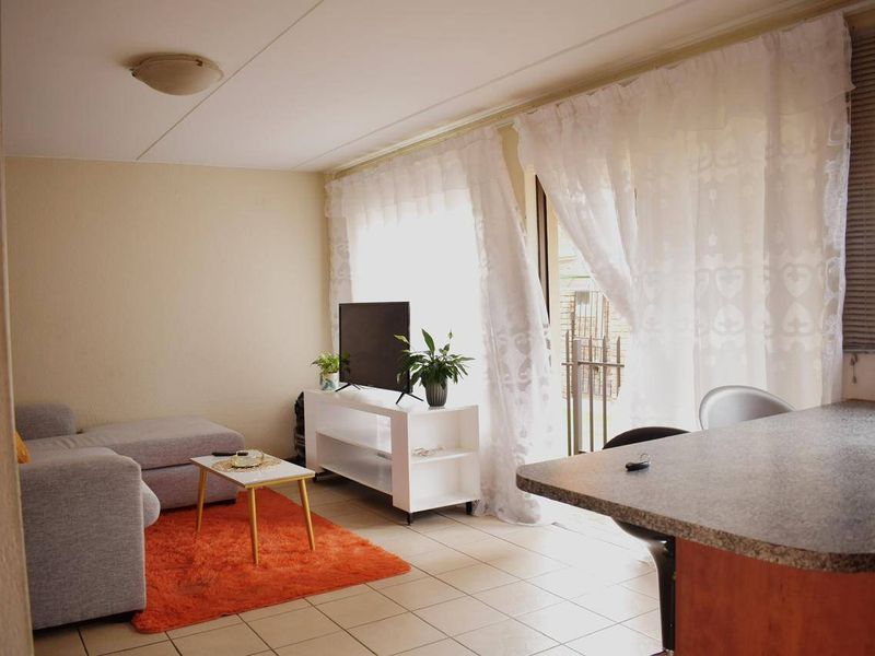 Townhouse For Sale In Kempton Park - Photo 3