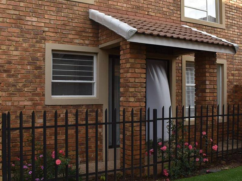 Townhouse For Sale In Kempton Park - Photo 10