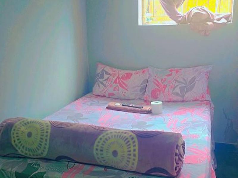 House For Sale In Johannesburg - Photo 2