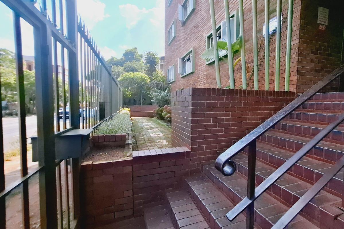 Apartment For Sale In Pretoria - Photo 2