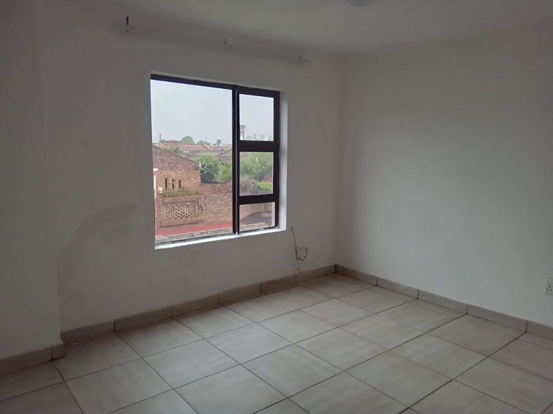 House Rental Monthly In Katlehong - Photo 6