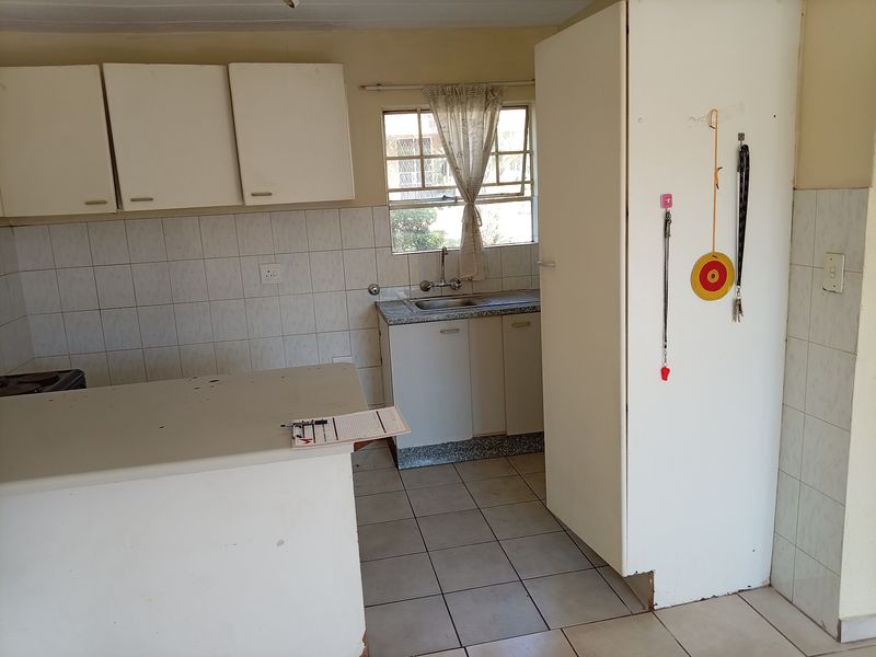 Apartment For Sale In Midrand - Photo 6