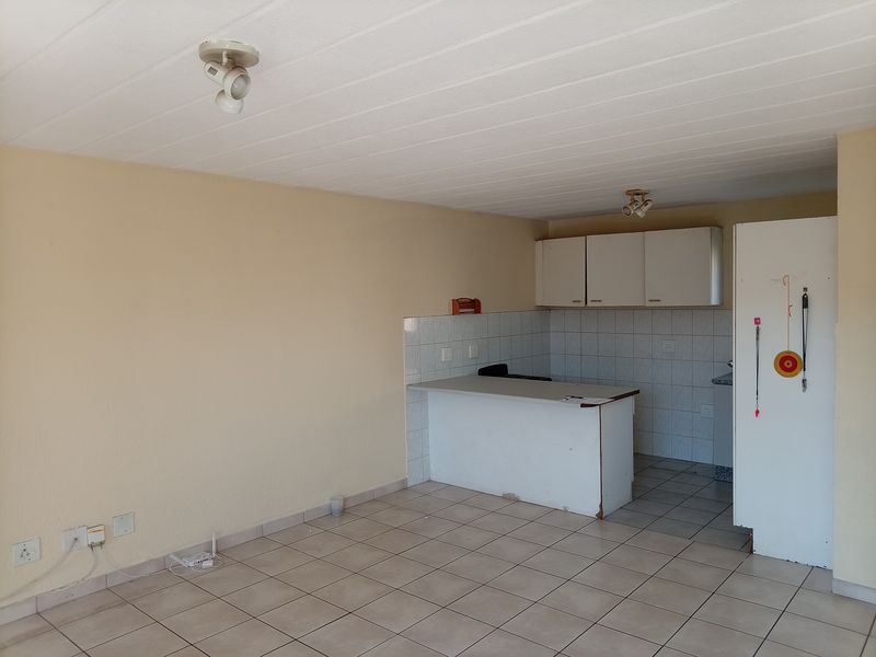 Apartment For Sale In Midrand - Photo 4