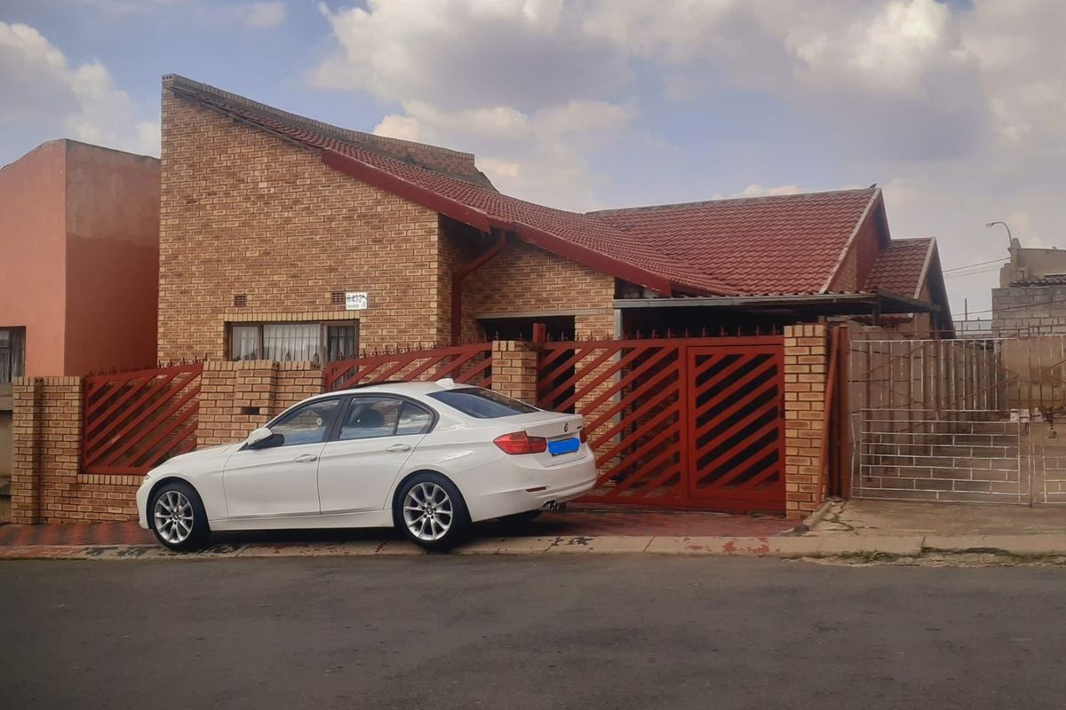 House Pending Sale In Soweto - Photo 4