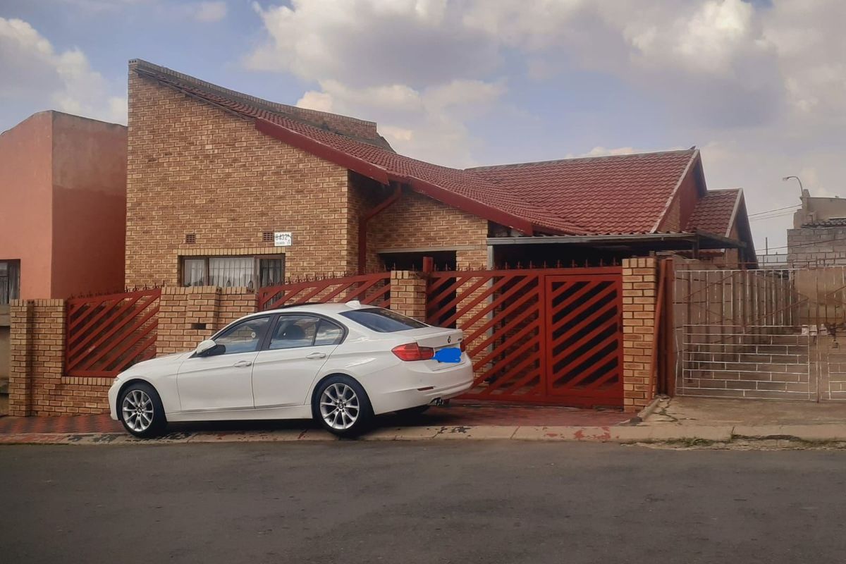 House Pending Sale In Soweto - Photo 2