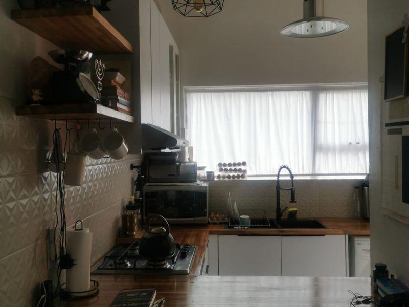 Townhouse Rental Monthly In Bedfordview - Photo 8