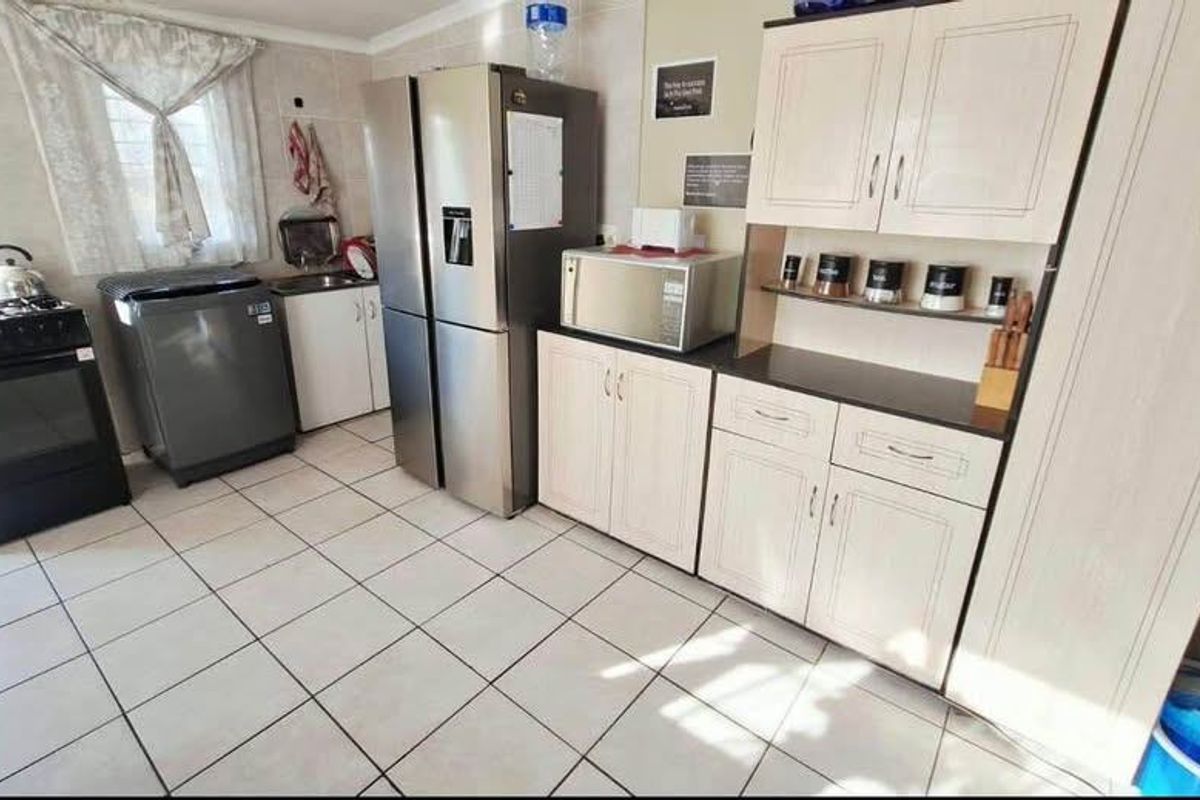 Apartment For Sale In Secunda - Photo 2