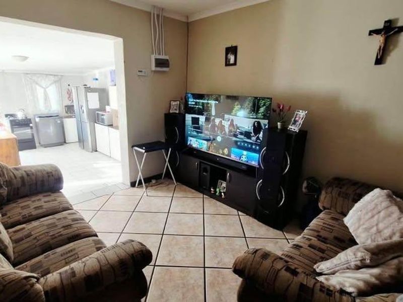 Apartment For Sale In Secunda - Photo 3