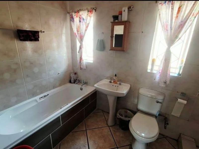 Apartment For Sale In Secunda - Photo 9