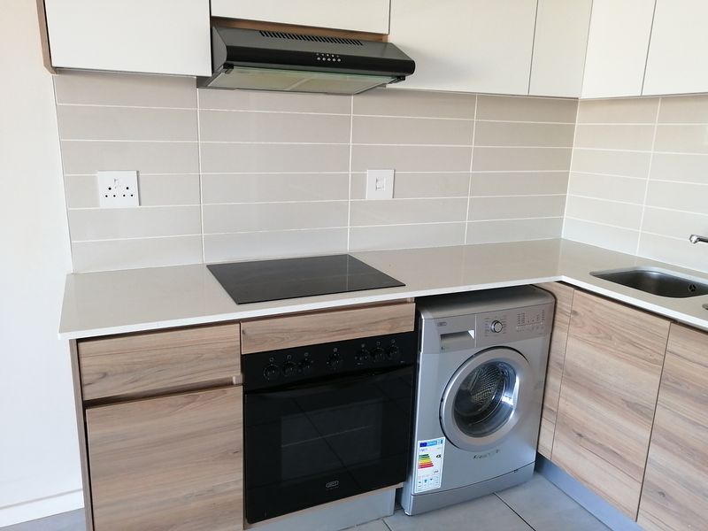 Apartment Rental Monthly In Midrand - Photo 4