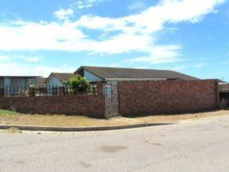 House For Sale In Port Elizabeth - Photo 4