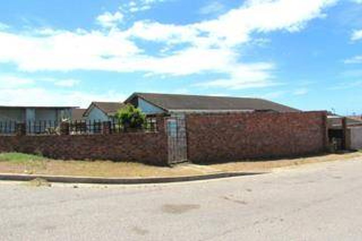 House For Sale In Port Elizabeth - Photo 4