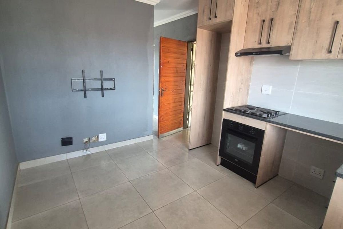 Apartment Rental Monthly In Soweto - Photo 4