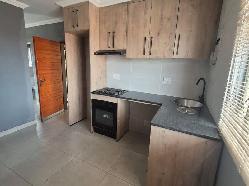 Apartment Rental Monthly In Soweto - Photo 5