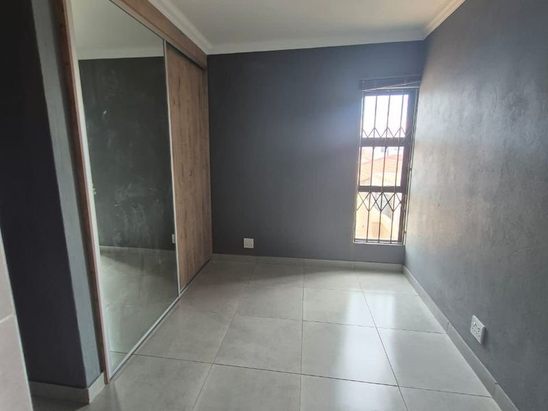 Apartment Rental Monthly In Soweto - Photo 8