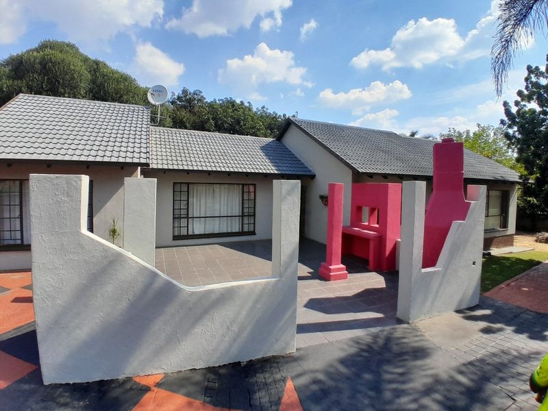 House For Sale In Centurion - Photo 2