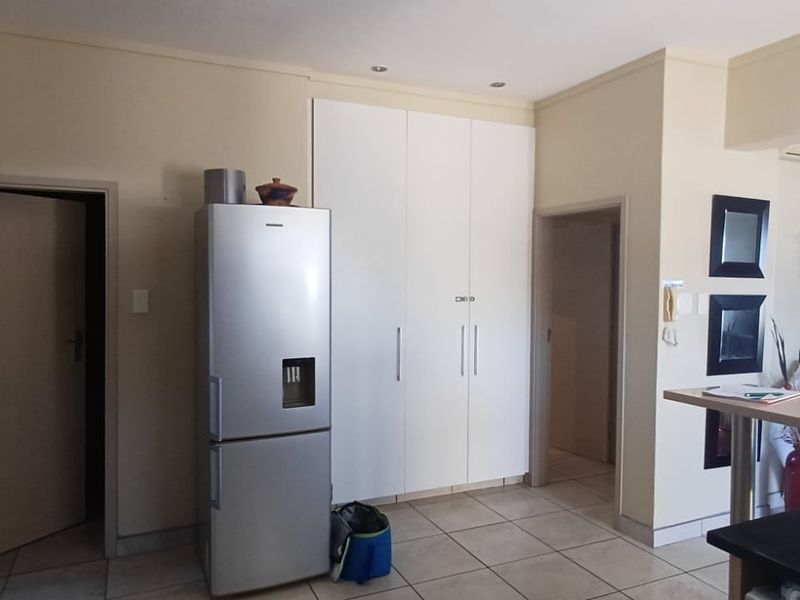 Apartment For Sale In Margate - Photo 5