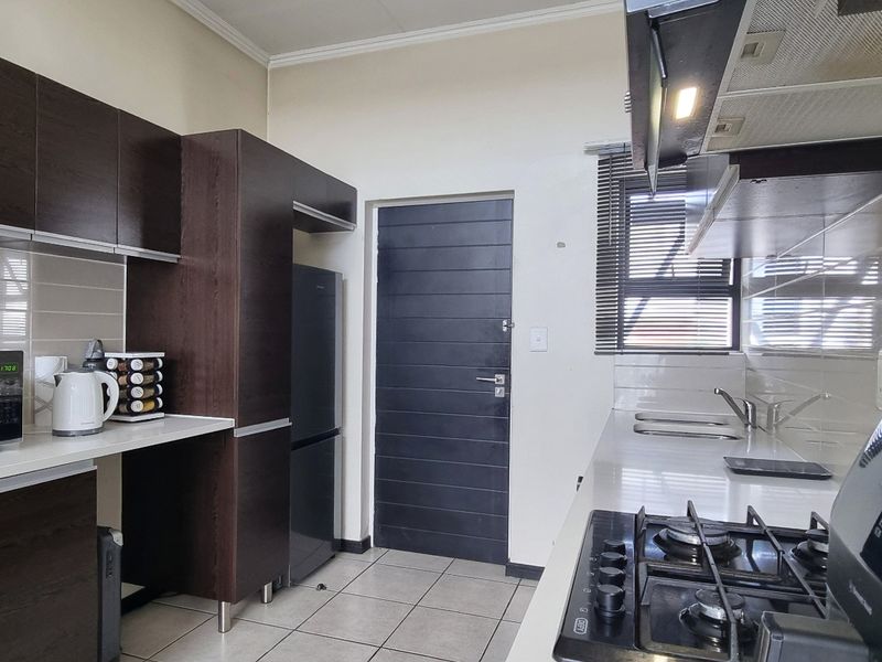 Apartment For Sale In Edenvale - Photo 2