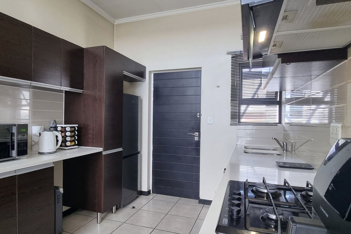 Apartment For Sale In Edenvale - Photo 2