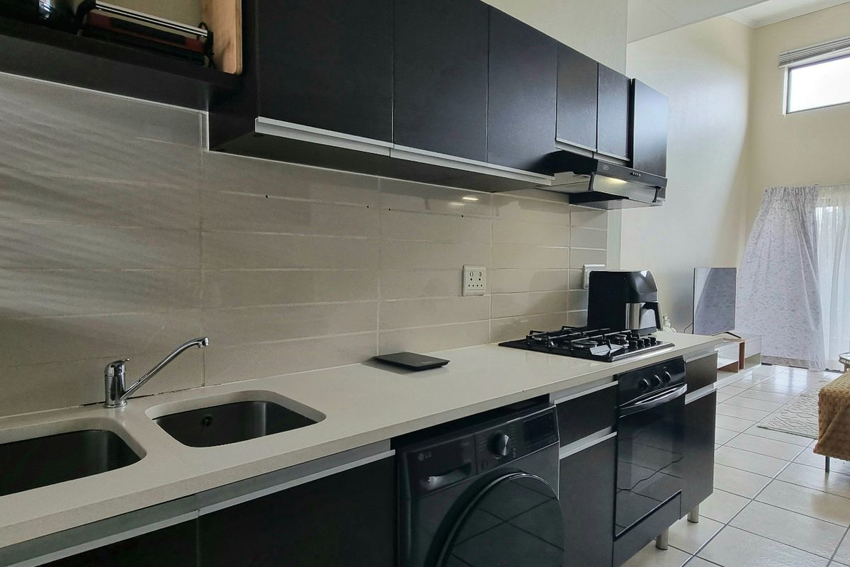 Apartment For Sale In Edenvale - Photo 3