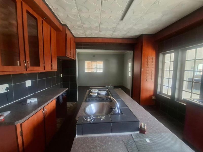 House Rental Monthly In Springs - Photo 6