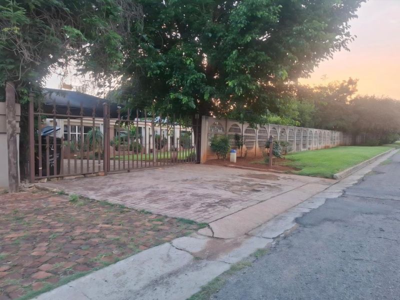 House Rental Monthly In Springs - Photo 4