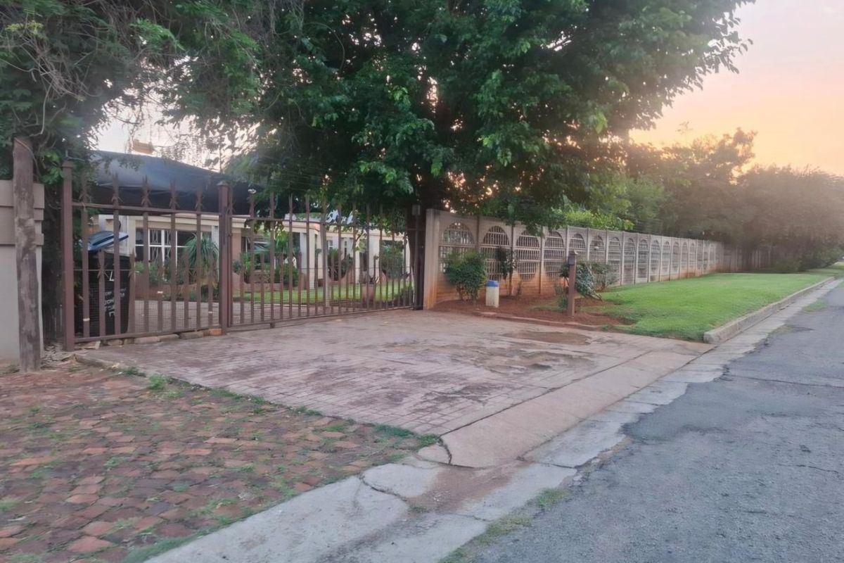 House Rental Monthly In Springs - Photo 4