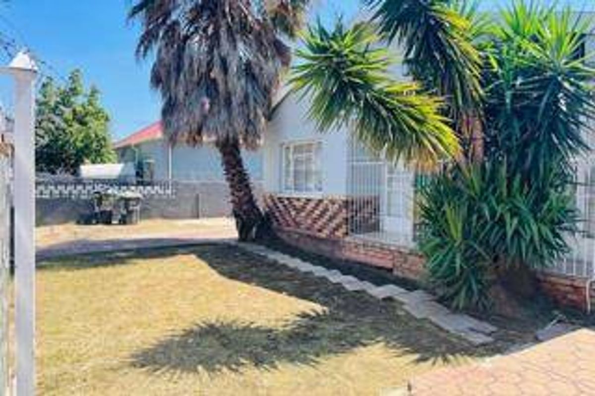 House For Sale In Pretoria - Photo 2