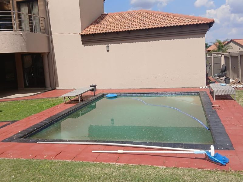 House For Sale In Rayton - Photo 4