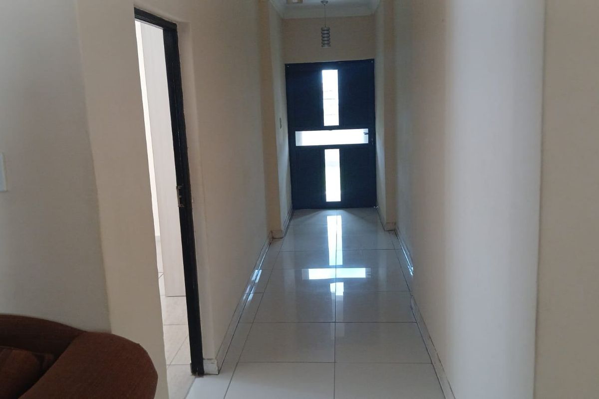 House For Sale In Rayton - Photo 5