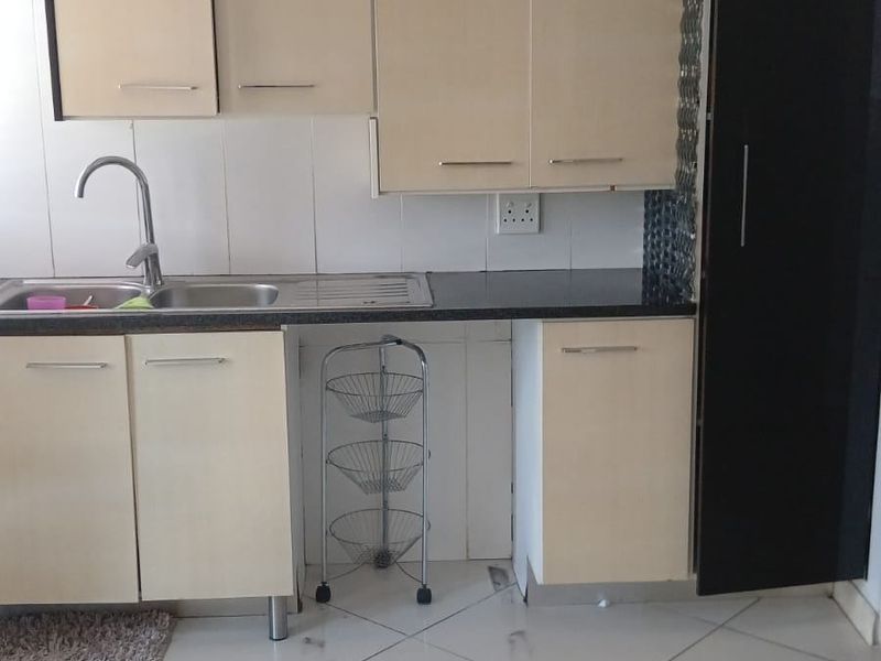 House For Sale In Rayton - Photo 9