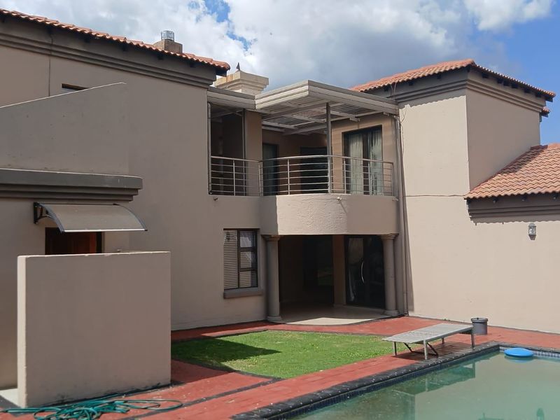 House For Sale In Rayton - Photo 1