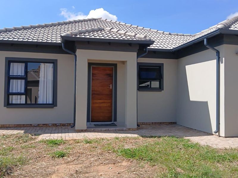 House For Sale In Rayton - Photo 2