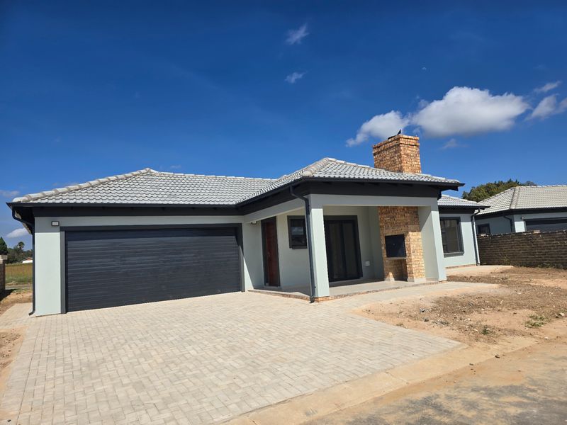 House For Sale In Rayton - Photo 3