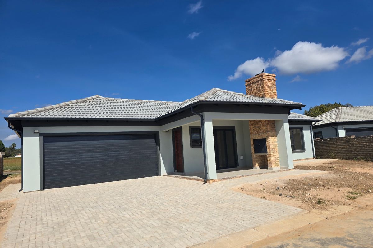 House For Sale In Rayton - Photo 3