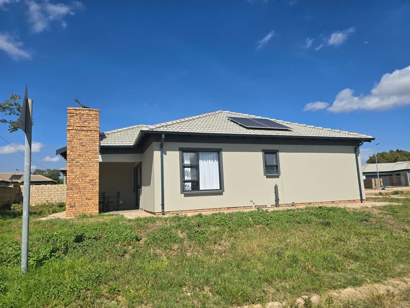 House For Sale In Rayton - Photo 5