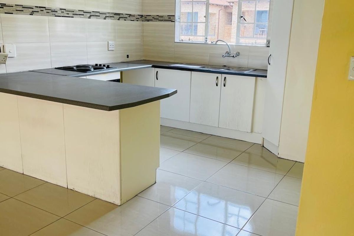 Apartment Rental Monthly In Midrand - Photo 2
