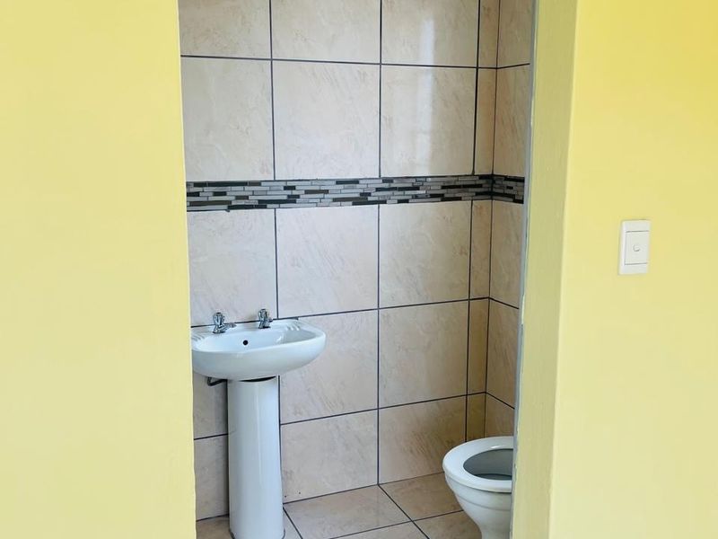 Apartment Rental Monthly In Midrand - Photo 10