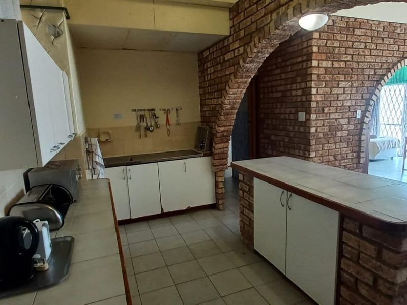 Apartment For Sale In Margate - Photo 5