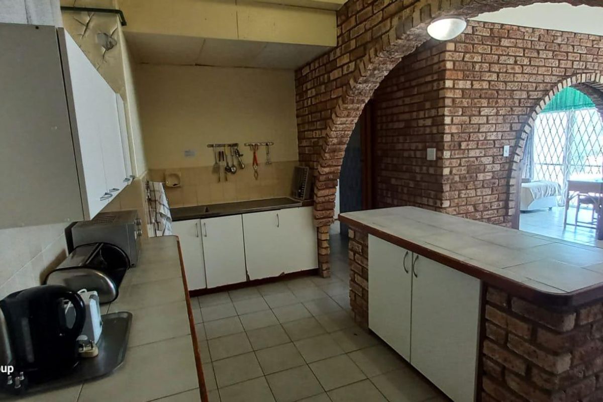 Apartment For Sale In Margate - Photo 5